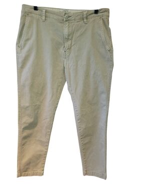 Levi's Men's Light Khaki Chinos Standar Taper Sz 33